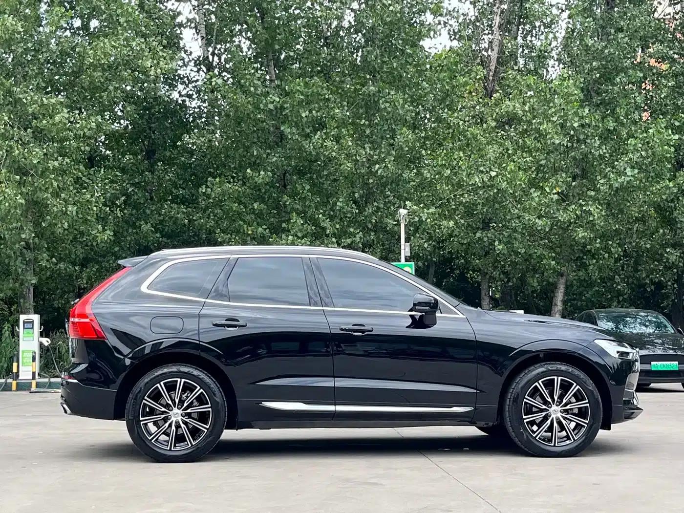 2021 Volvo XC60 T5 AWD Inscription Luxury Edition — миниатюра 5