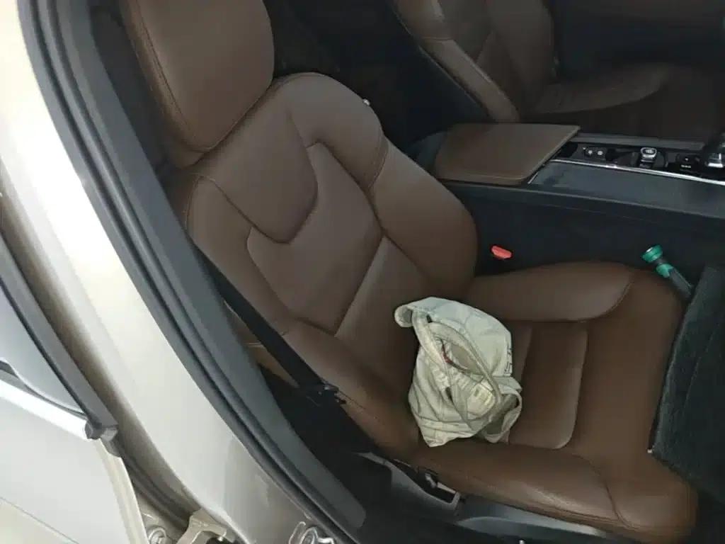 2024 Volvo XC60 B5 AWD Inscription Luxury Edition — миниатюра 25