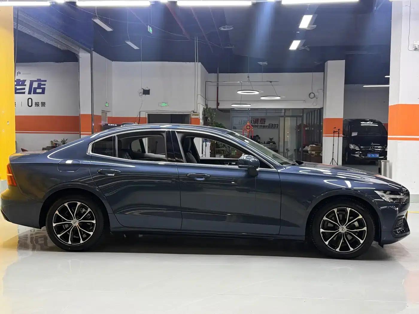 2022 Volvo S60 B4 Smart Luxury Edition — миниатюра 8