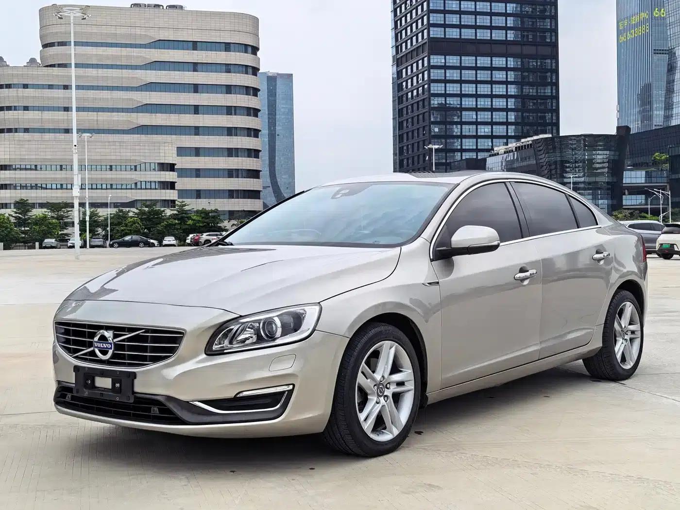 2015 Volvo S60 S60L T5 Smart Edition — миниатюра 1