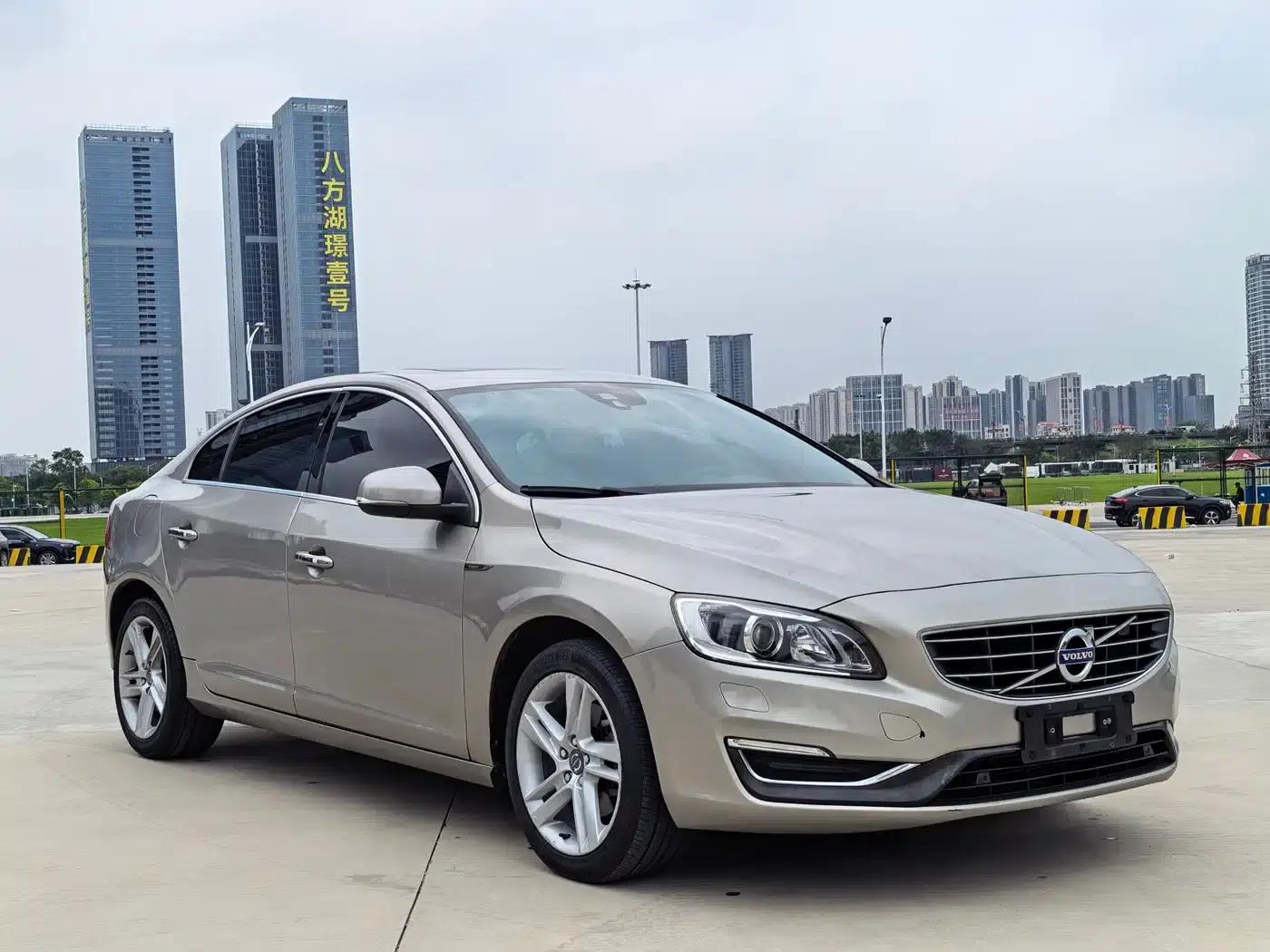 2015 Volvo S60 S60L T5 Smart Edition — миниатюра 3