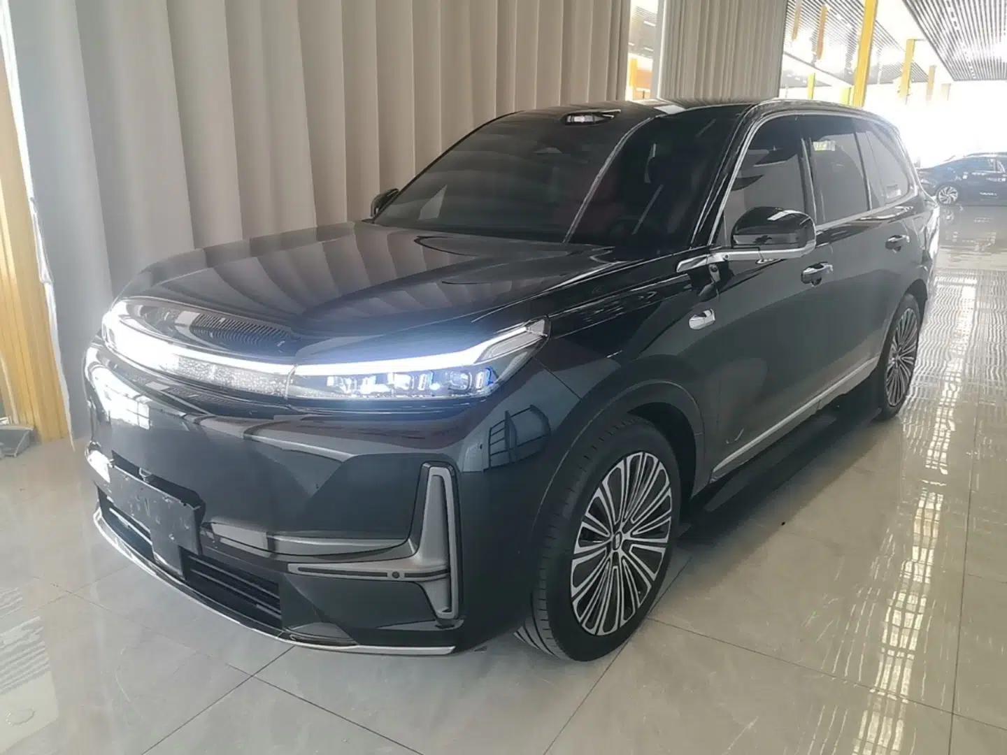 Geely Galaxy M9 2025 Model 210km Four-Wheel-Drive Leading Edition — миниатюра 1