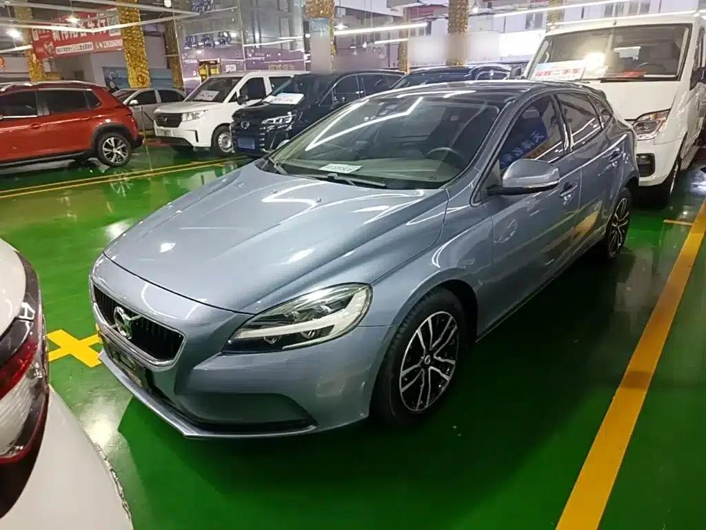 2019 Volvo V40 T3 Smart Edition — миниатюра 2