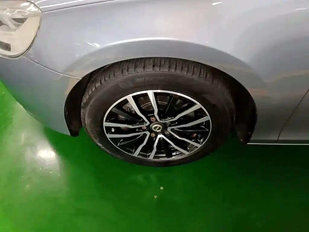 2019 Volvo V40 T3 Smart Edition — миниатюра 23