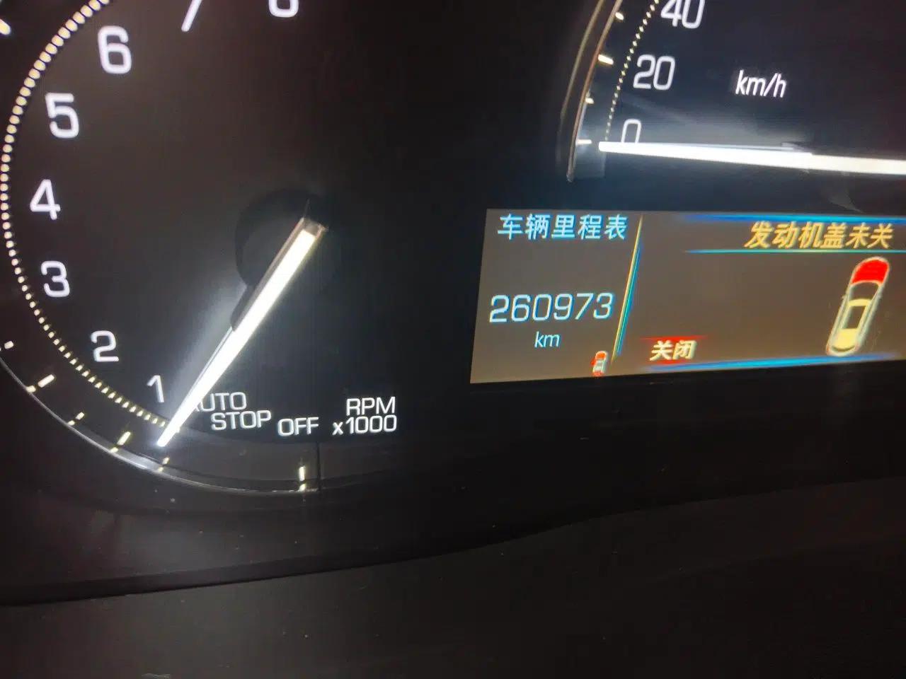 Cadillac XT5 2018 25T Tech Model — миниатюра 12