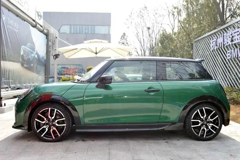 MINI 2025 2.0T COOPER S 3-Door Model Racer — миниатюра 3