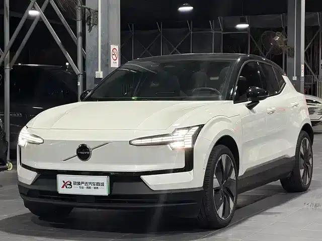 Volvo EX30 2025 Dual Motor All-Wheel Drive High-Performance Ultra