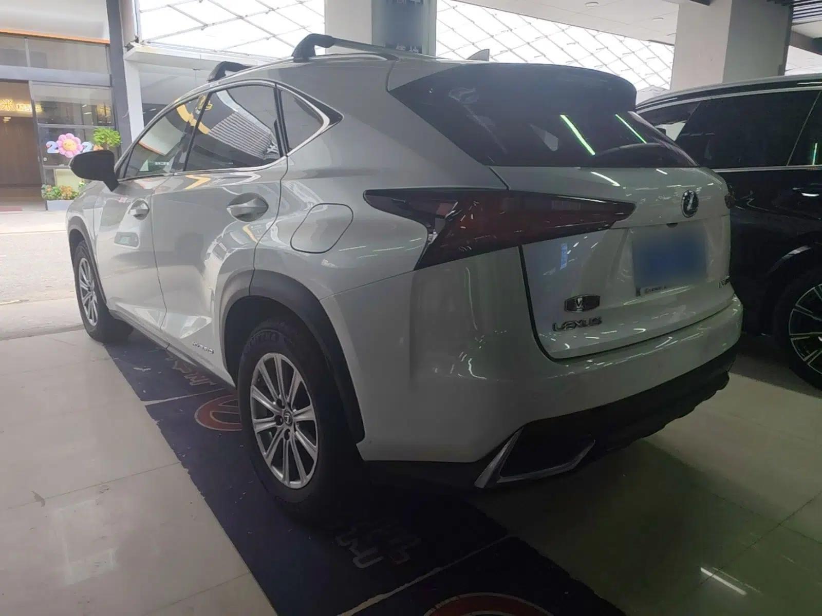 Lexus NX 2017 300h Front-Drive FENGSHANG Edition — миниатюра 4