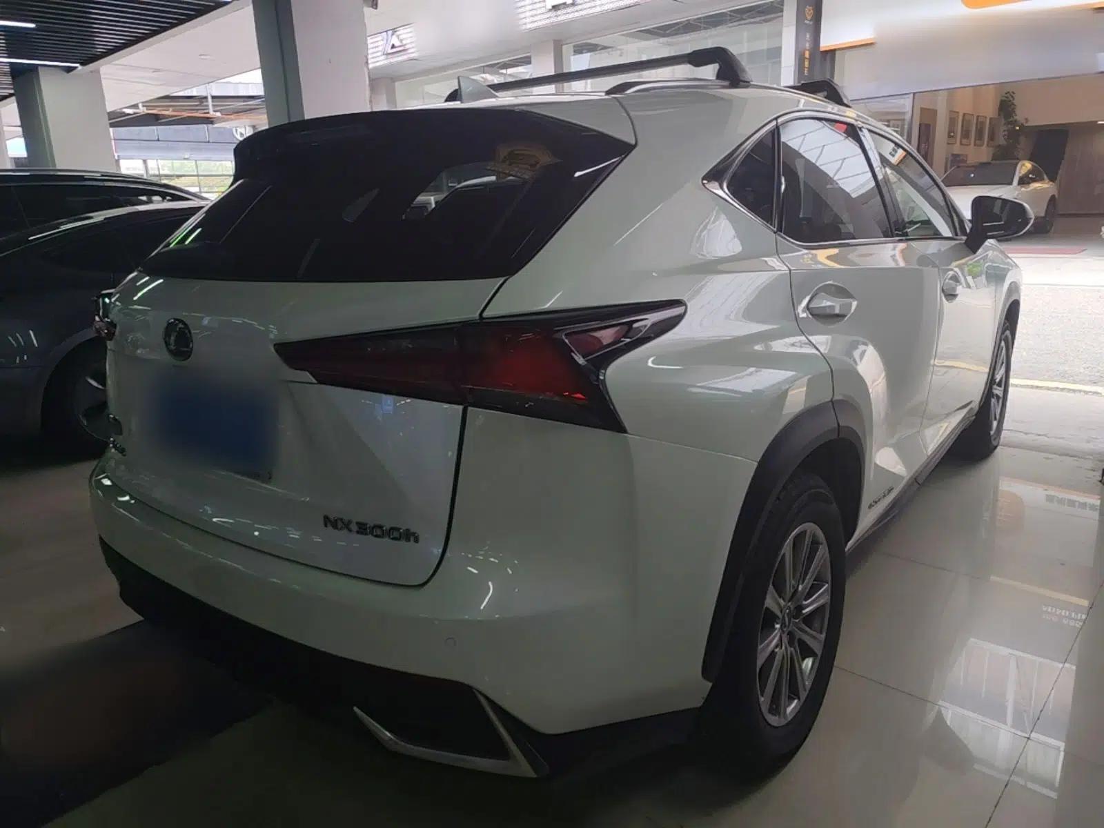 Lexus NX 2017 300h Front-Drive FENGSHANG Edition — миниатюра 6