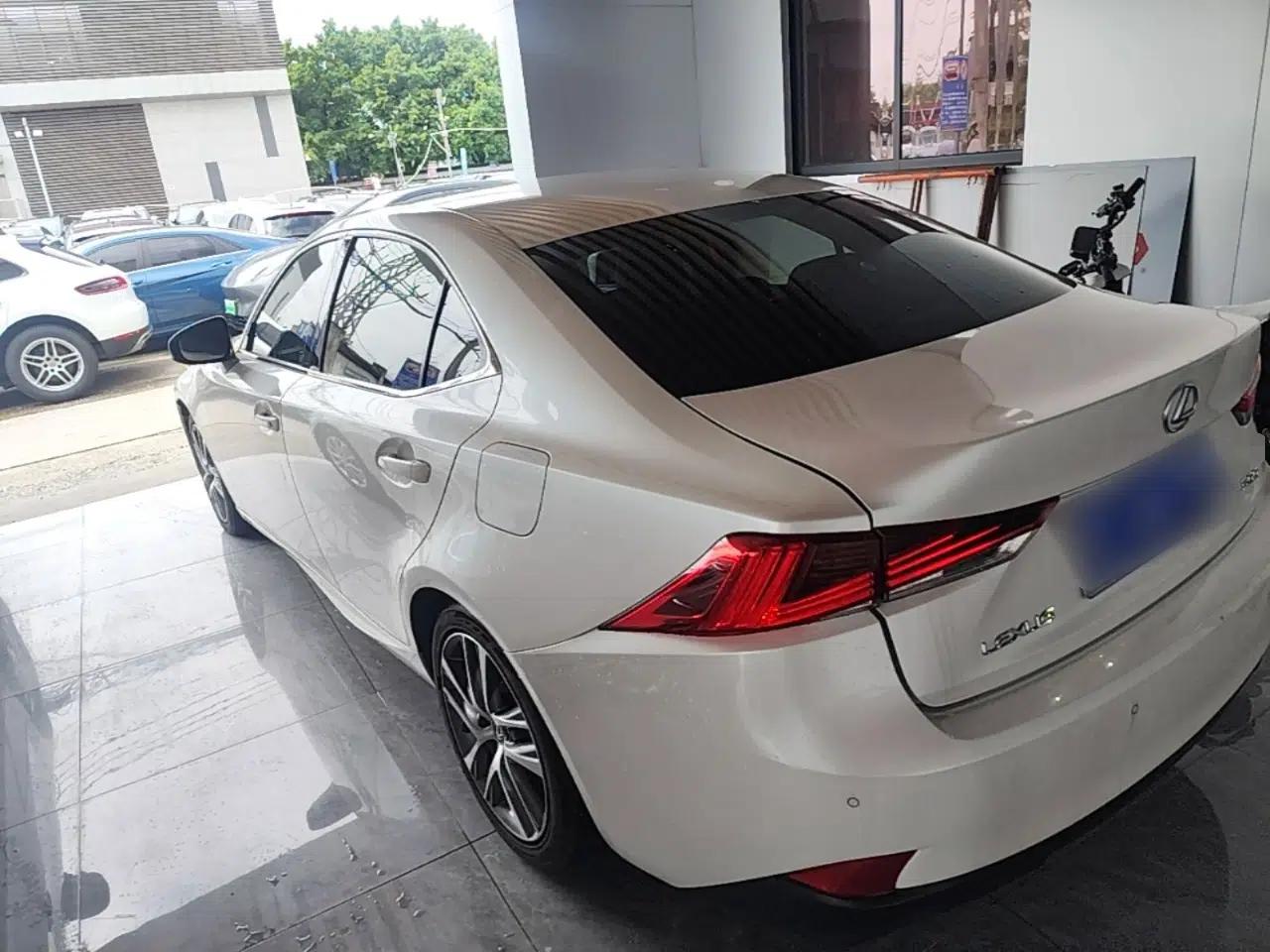 Lexus IS 2017 300 FENGSHANG Edition — миниатюра 4