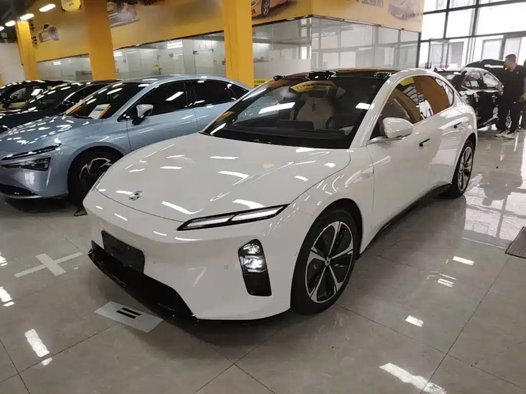NIO ET5 2025 model 75kWh — миниатюра 1