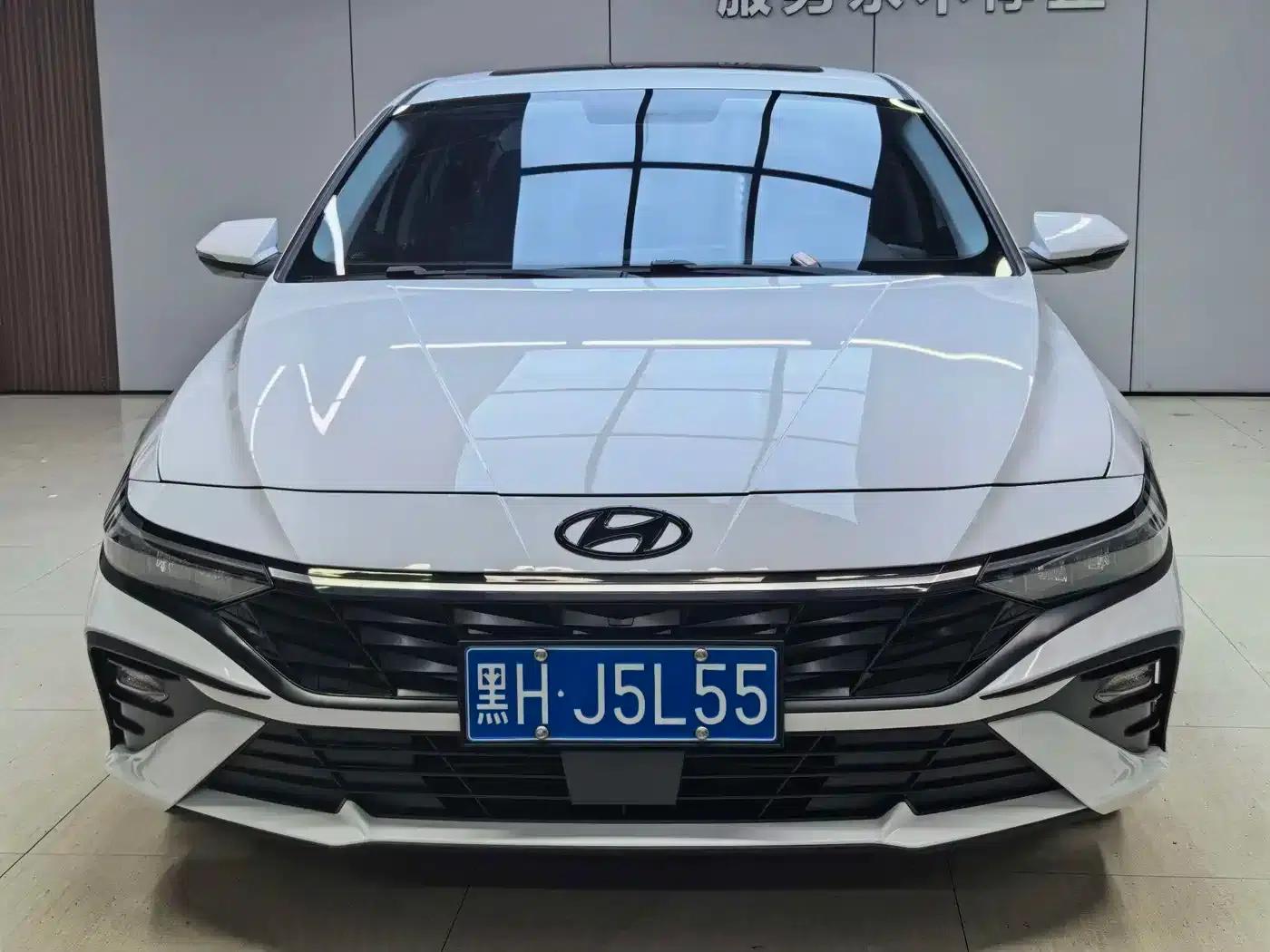 Hyundai Elantra 2023 1.5L CVT GLX Elite Edition — миниатюра 2