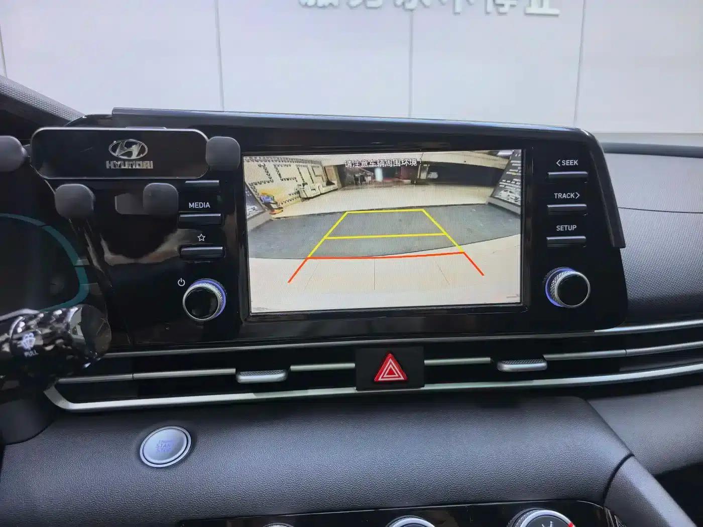 Hyundai Elantra 2023 1.5L CVT GLX Elite Edition — миниатюра 20