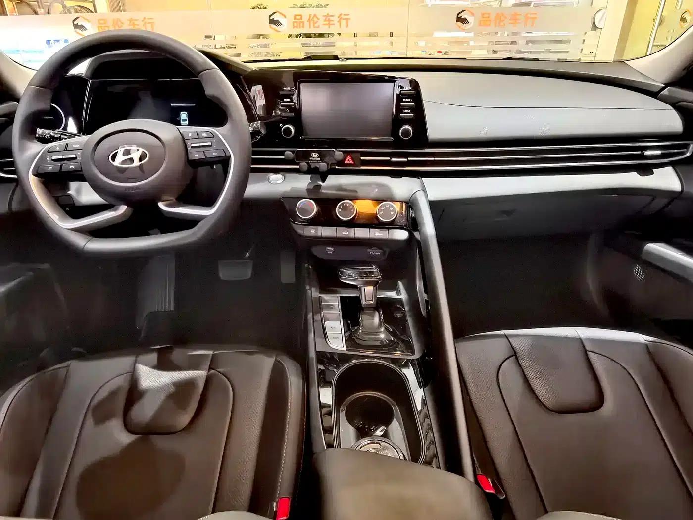 Hyundai Elantra 2023 1.5L CVT GLX Elite Edition — миниатюра 8