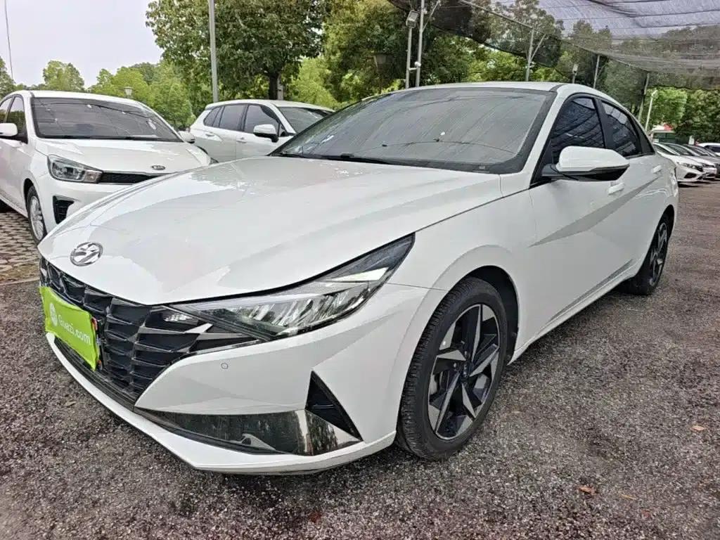 Hyundai Elantra 2022 1.5L CVT GLX Elite Edition — миниатюра 1