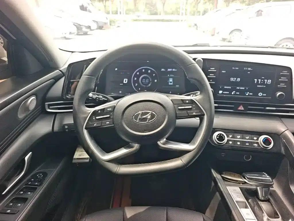 Hyundai Elantra 2022 1.5L CVT GLX Elite Edition — миниатюра 11