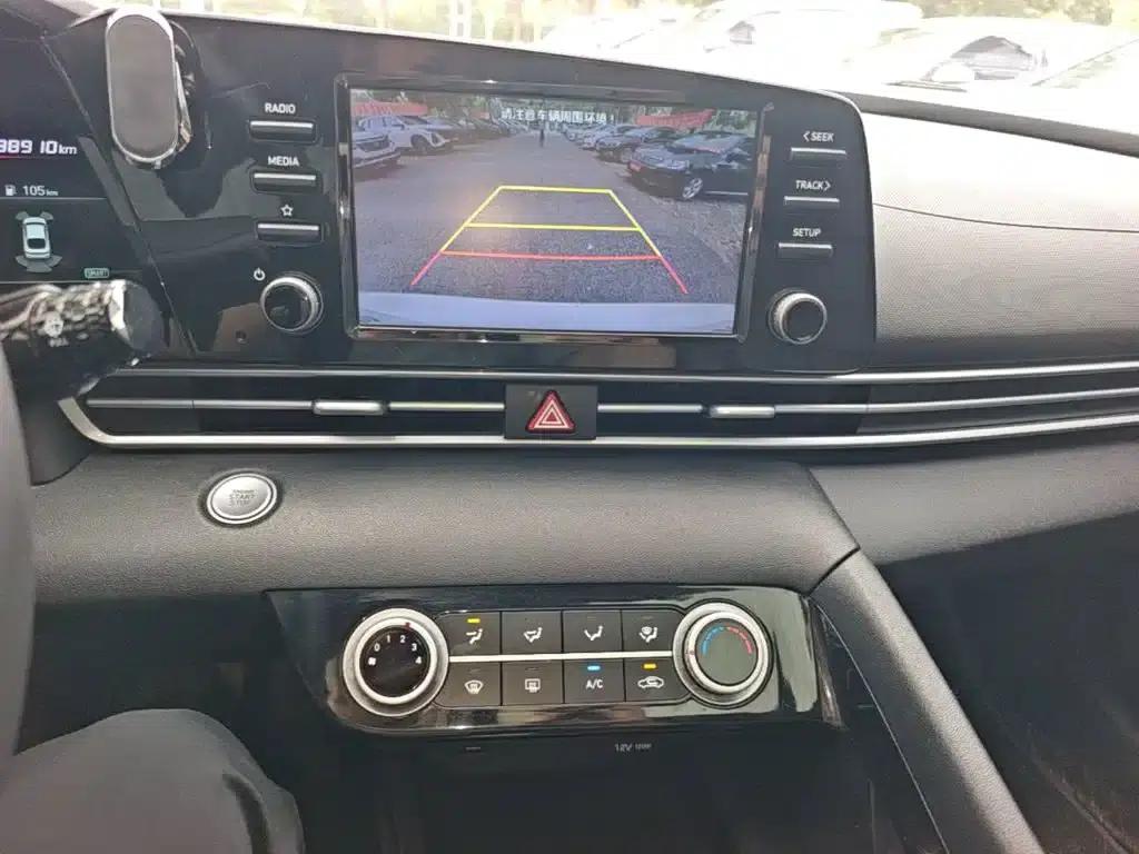 Hyundai Elantra 2022 1.5L CVT GLX Elite Edition — миниатюра 13