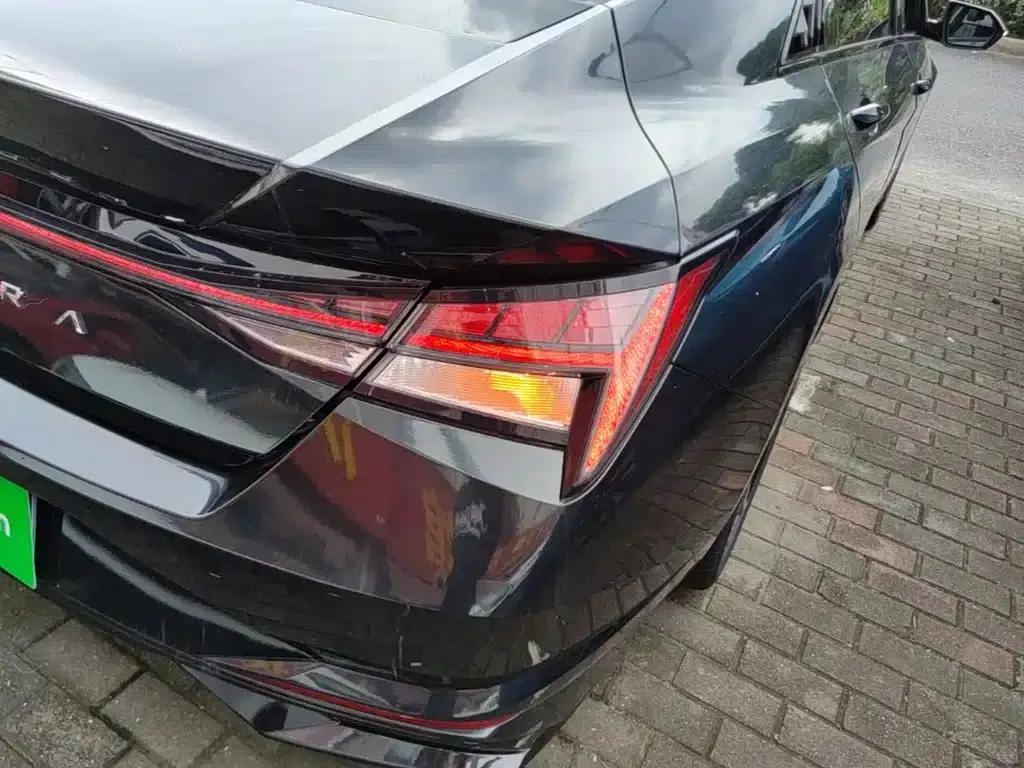 Hyundai Elantra 2021 1.5L CVT LUX Premium Edition — миниатюра 8