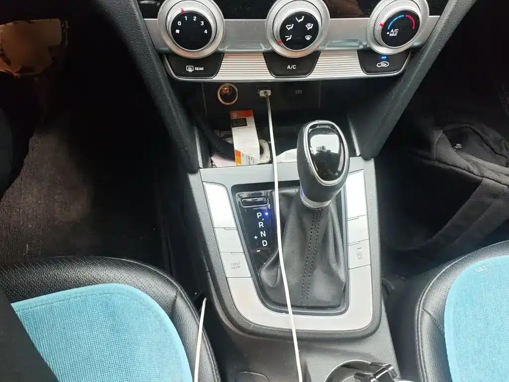 Hyundai Elantra 2020 1.5L CVT Smart Elite Edition — миниатюра 7