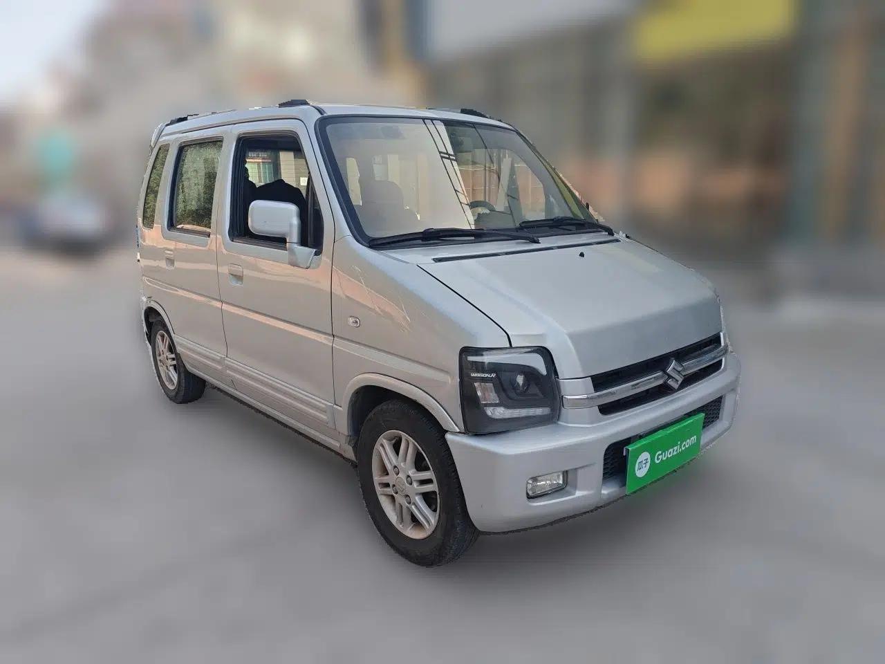 Suzuki Wagon R 2015 1.4L Manual All-Around Upgrade Version — миниатюра 3
