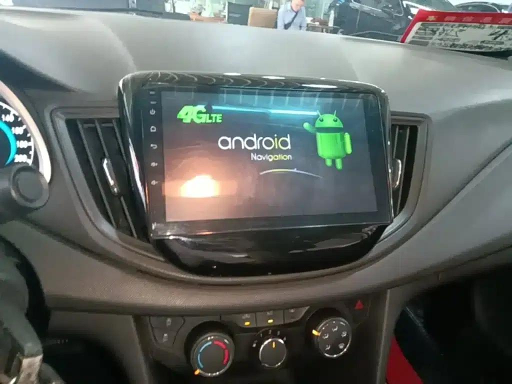 Chevrolet Cruze 2018 320 Automatic Sunroof Edition — миниатюра 13