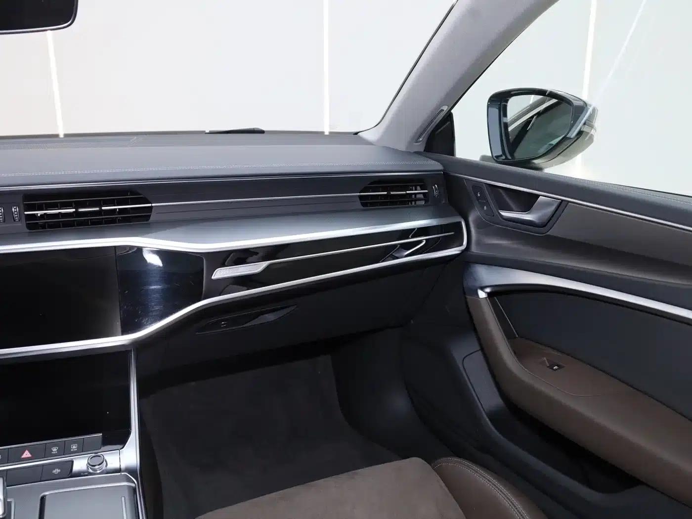 Audi A7L 2024 45TFSI S-line Dream Edition Crystal Package — миниатюра 18