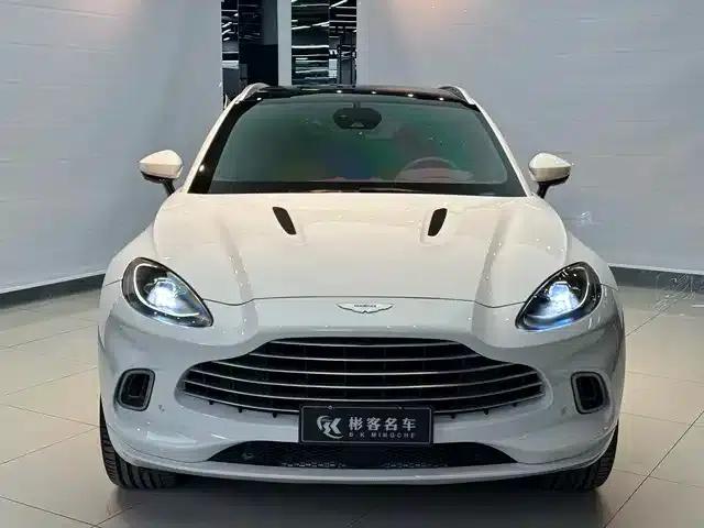 Aston Martin DBX 2022 3.0T STRAIGHT-SIX