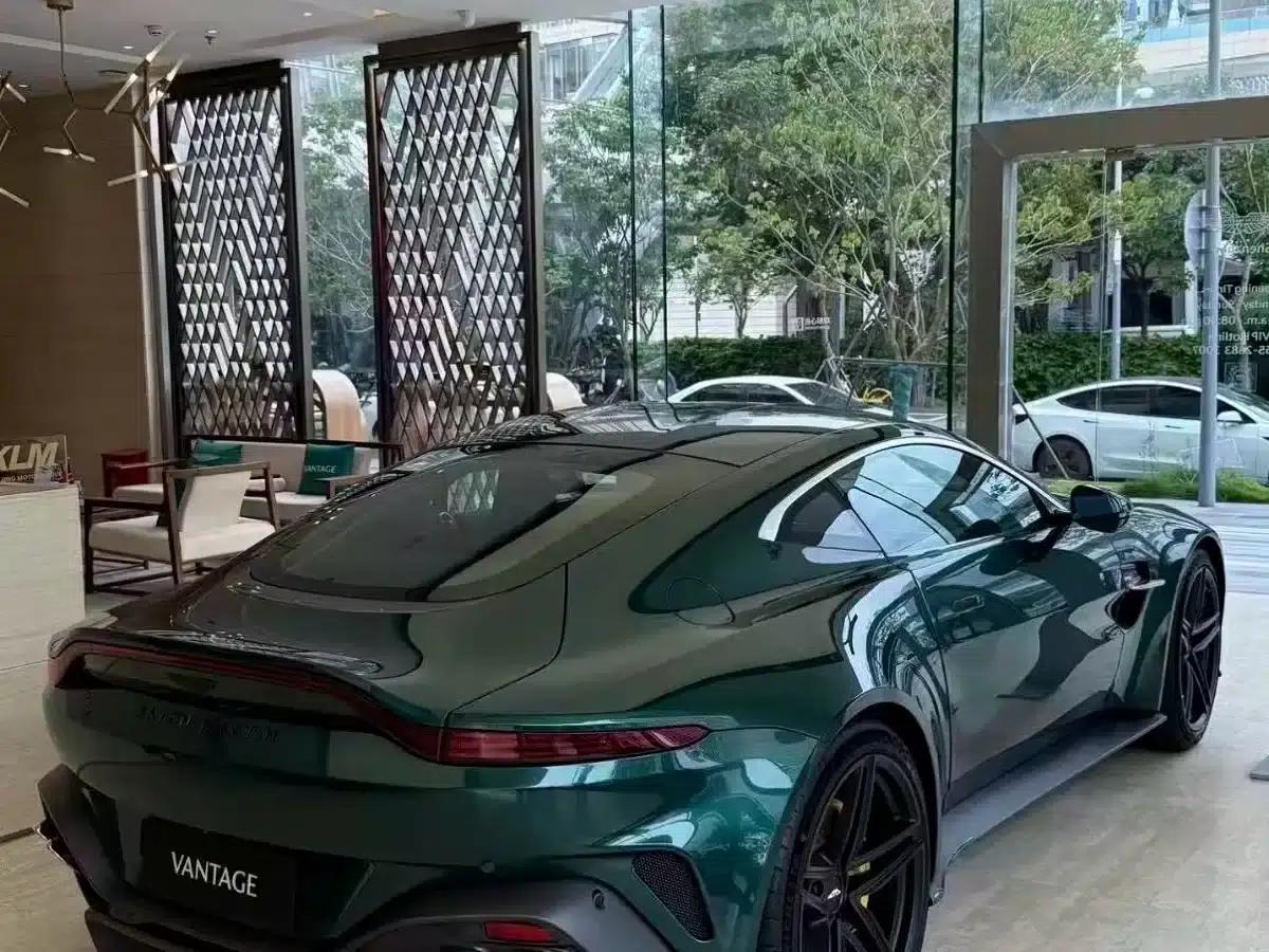 2024 V8 Vantage 4.0T V8 Coupe — миниатюра 3