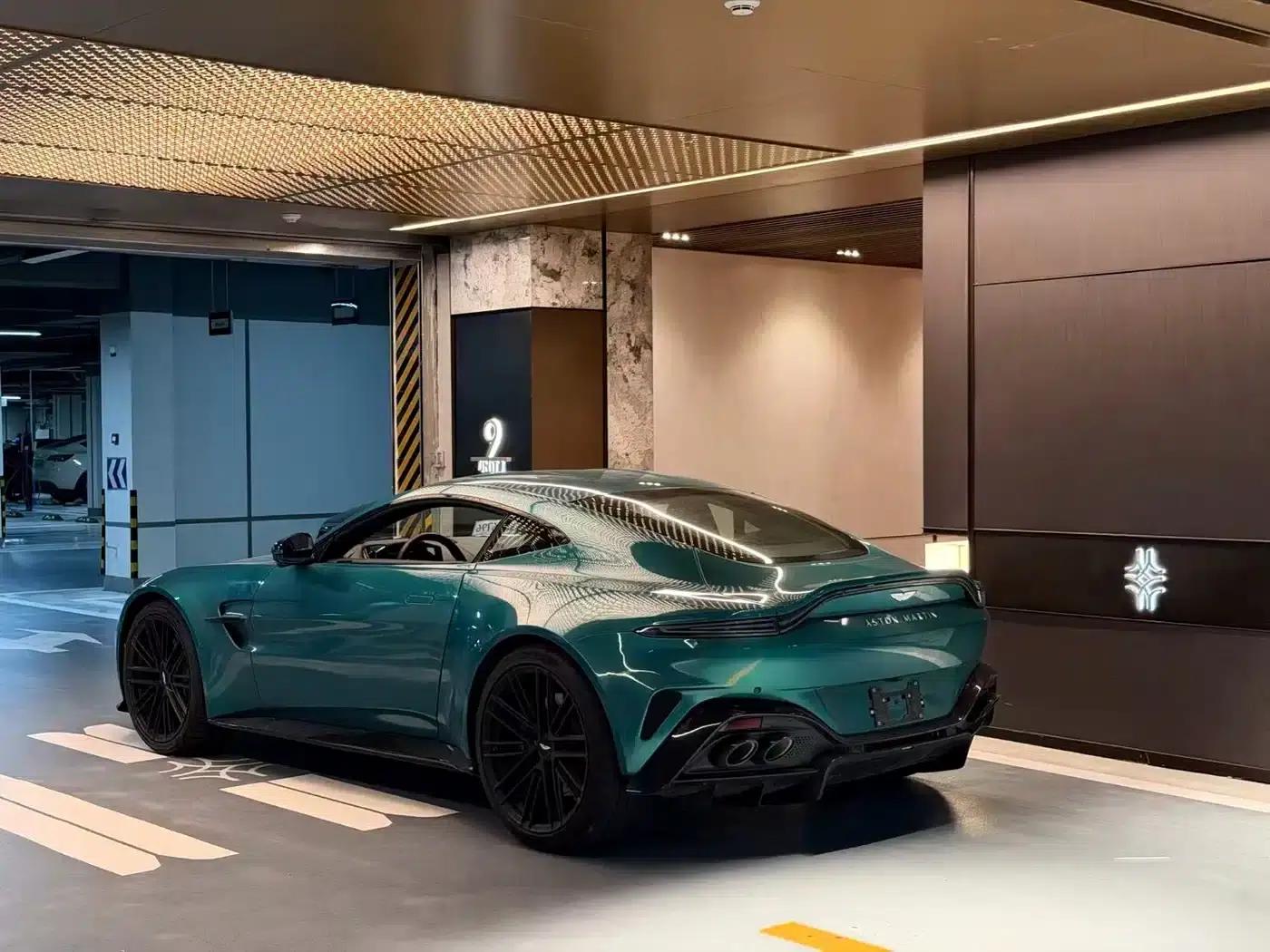 2024 V8 Vantage 4.0T V8 Coupe — миниатюра 5