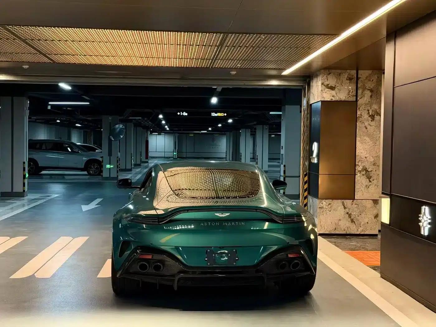 2024 V8 Vantage 4.0T V8 Coupe — миниатюра 6