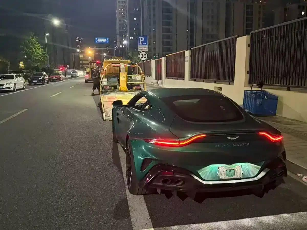 2024 V8 Vantage 4.0T V8 Coupe — миниатюра 10