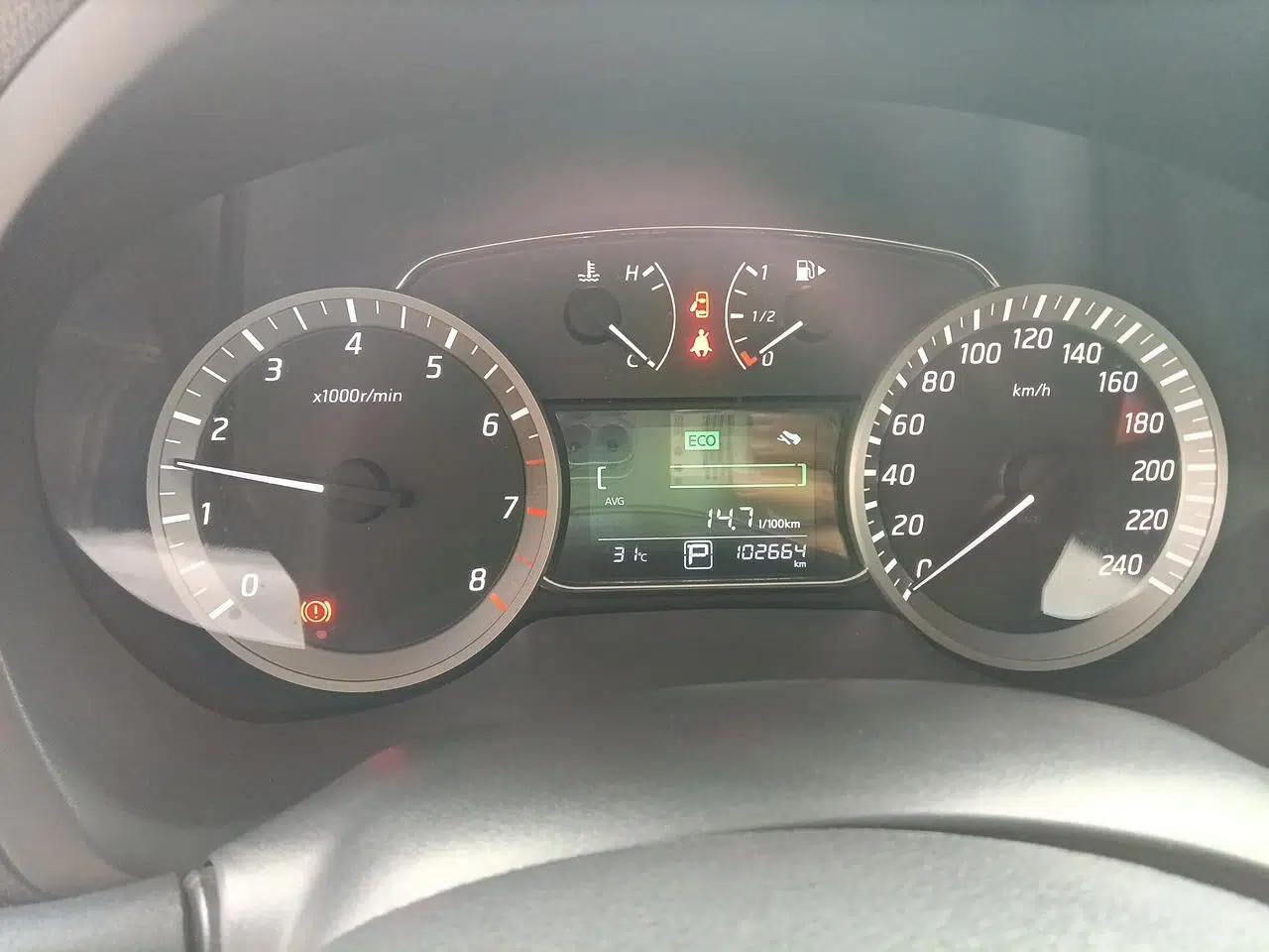 Nissan Sylphy 2012 1.8XL CVT Luxury Edition — миниатюра 11