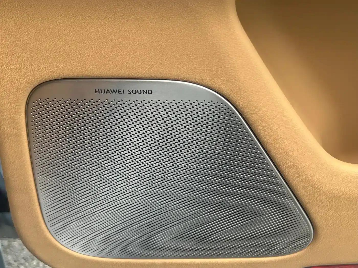 Wenjie M5 2022 Extended Range 4WD Flagship Edition — миниатюра 15