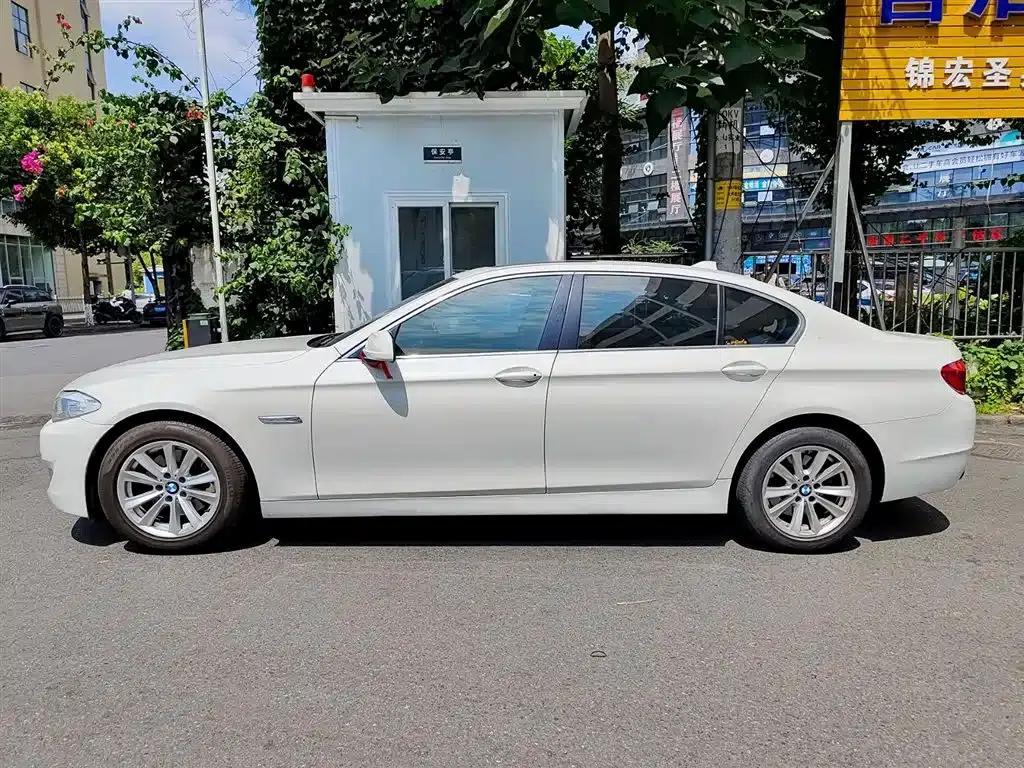 BMW 5 Series 2011 523Li Leading Edition — миниатюра 3