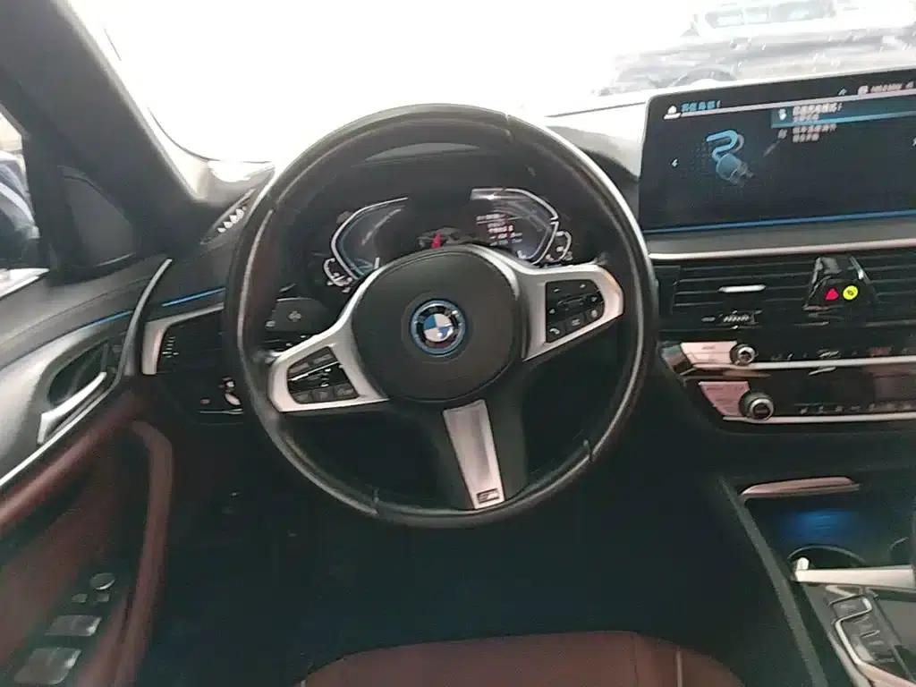 BMW 5 Series PHEV 2022 Facelift 535Le M Sport Package — миниатюра 11
