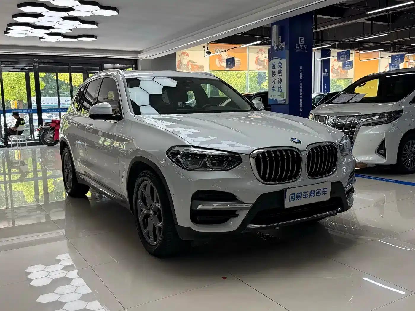 BMW X3 2021 xDrive28i Luxury Package — миниатюра 3