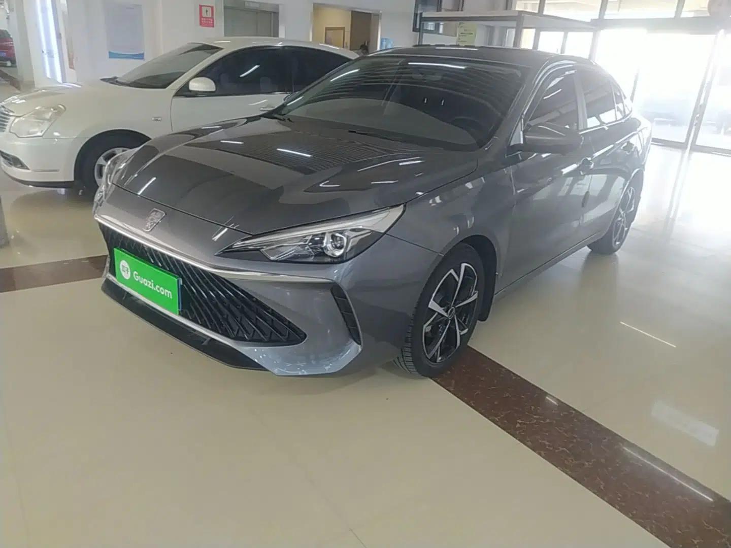 Roewe i5 2023 1.5L CVT Luxury Edition — миниатюра 1