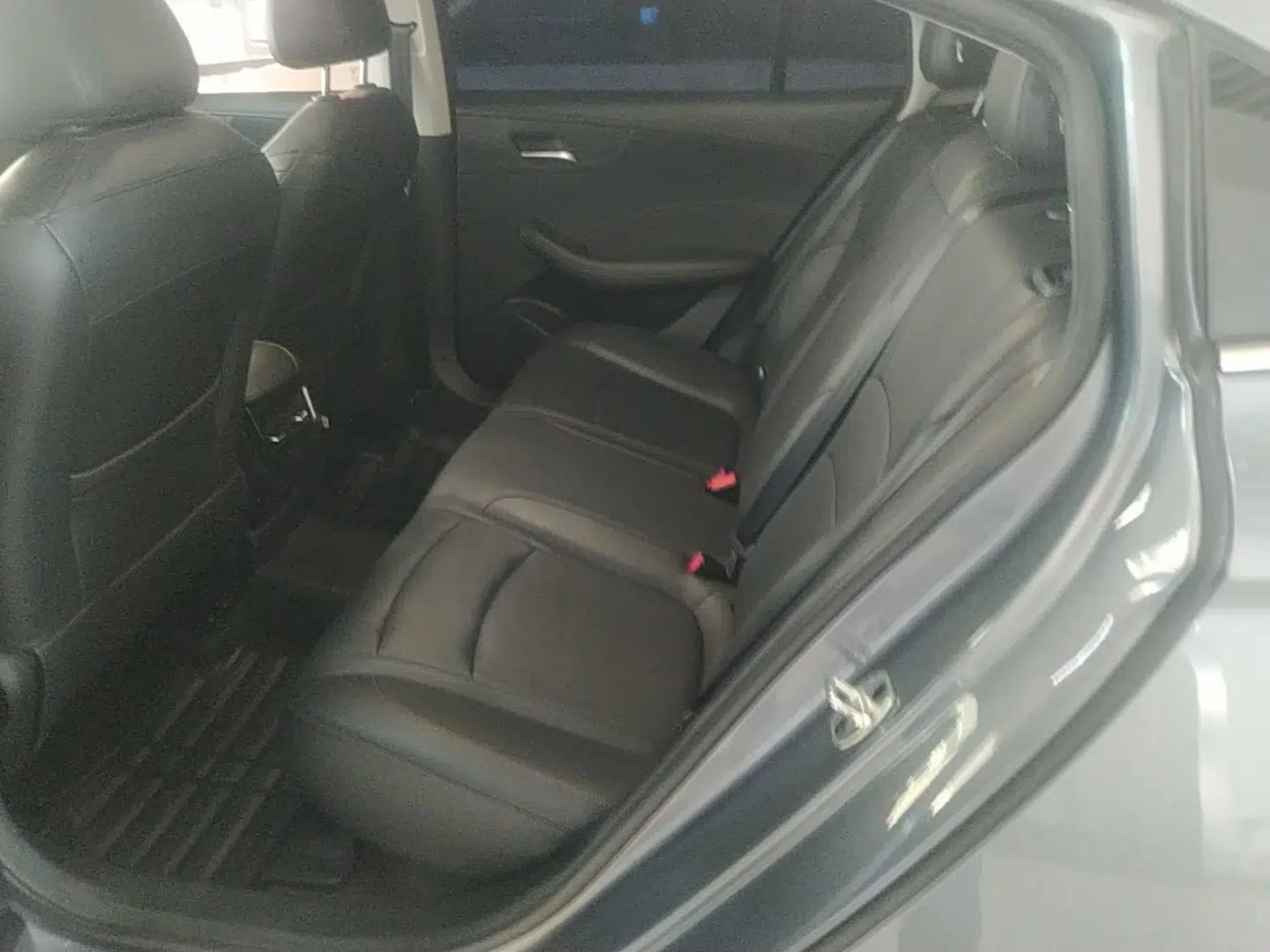 Roewe i5 2023 1.5L CVT Luxury Edition — миниатюра 20
