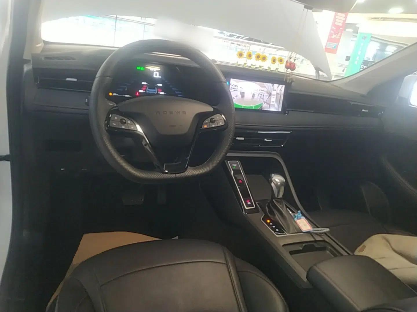 Roewe i5 2023 1.5L CVT Luxury Edition — миниатюра 12