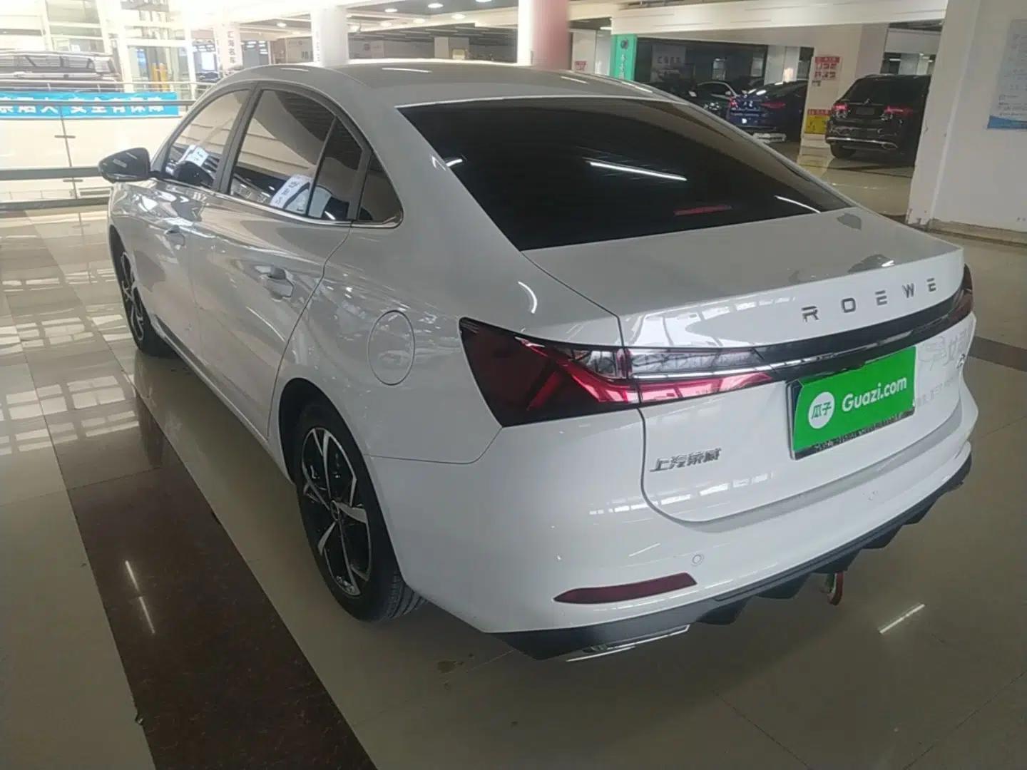 Roewe i5 2023 1.5L CVT Luxury Edition — миниатюра 4