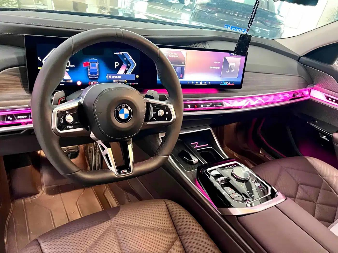 2023 BMW 7 Series 735Li M Sport Package — миниатюра 5
