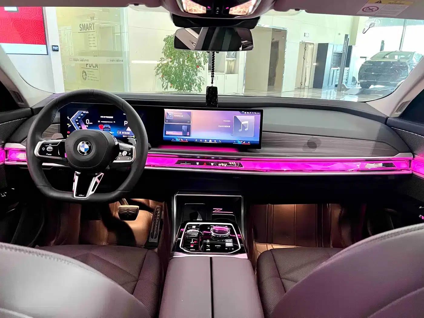 2023 BMW 7 Series 735Li M Sport Package — миниатюра 8