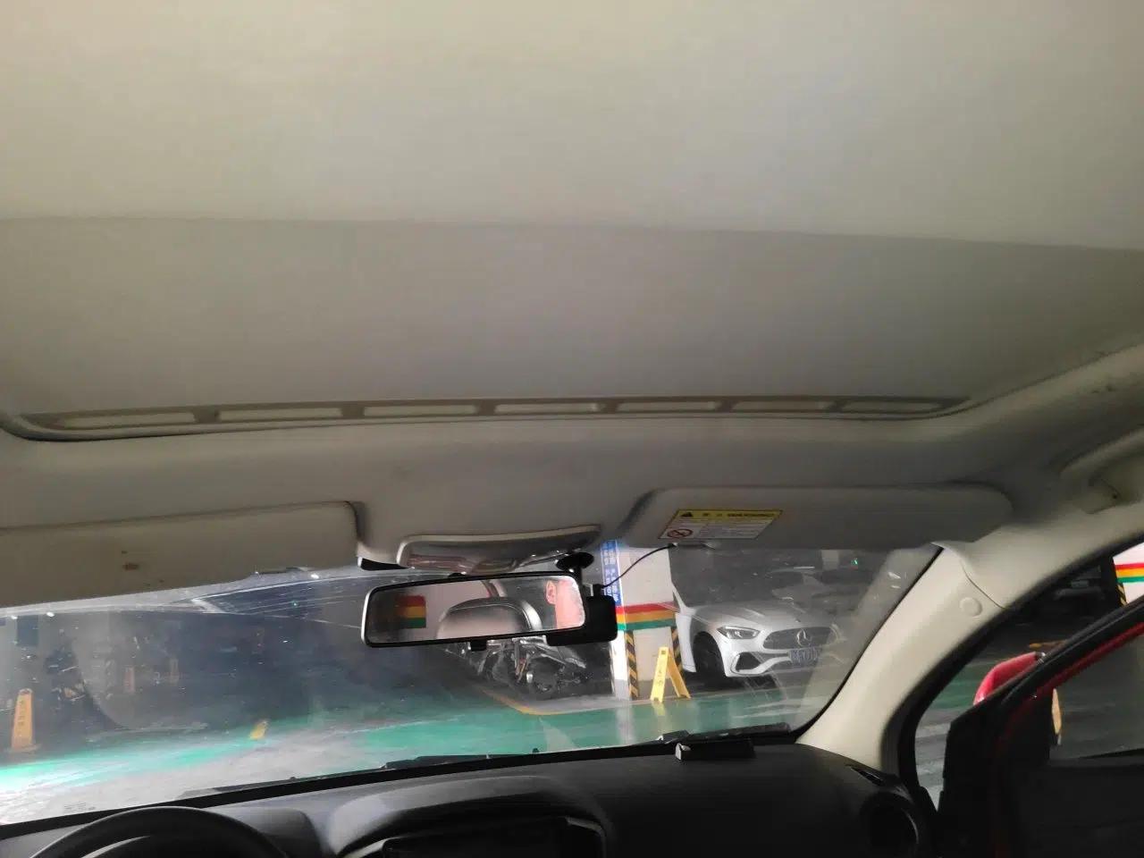 Roewe 350 2015 1.5L Automatic Luxury Sunroof Edition — миниатюра 18