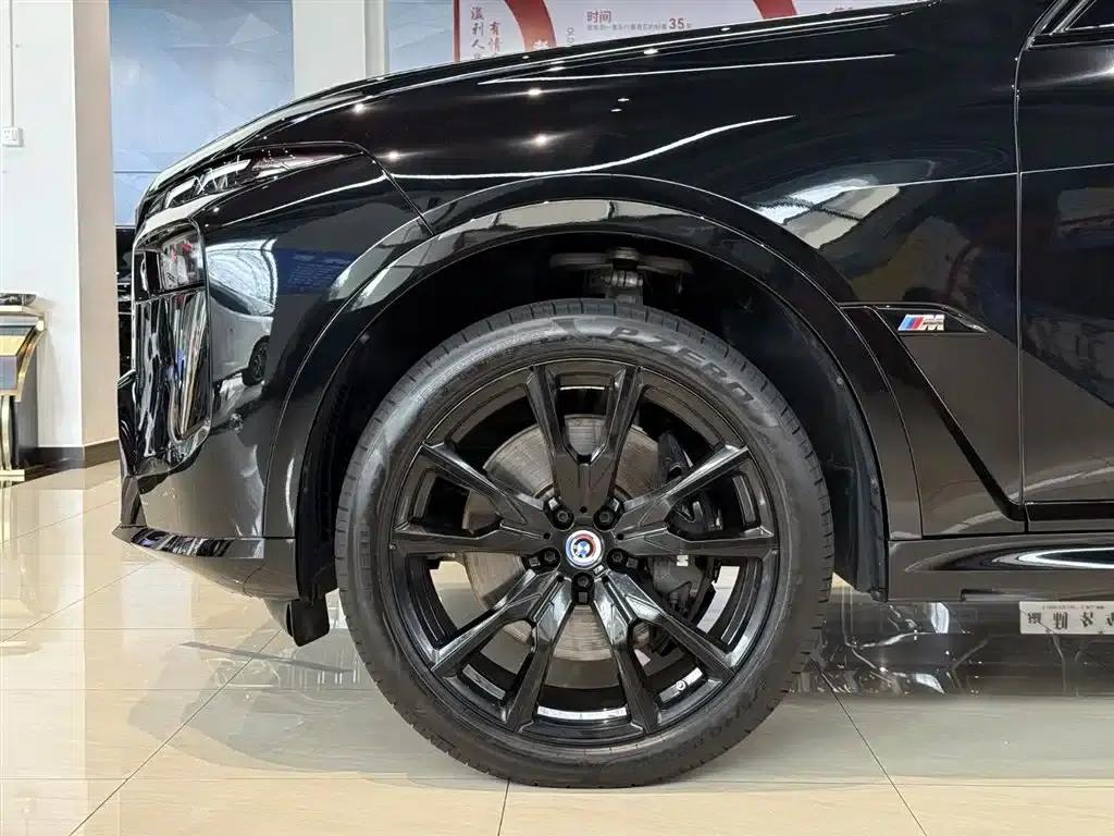 2023 BMW X7 M60i xDrive M60i — миниатюра 5