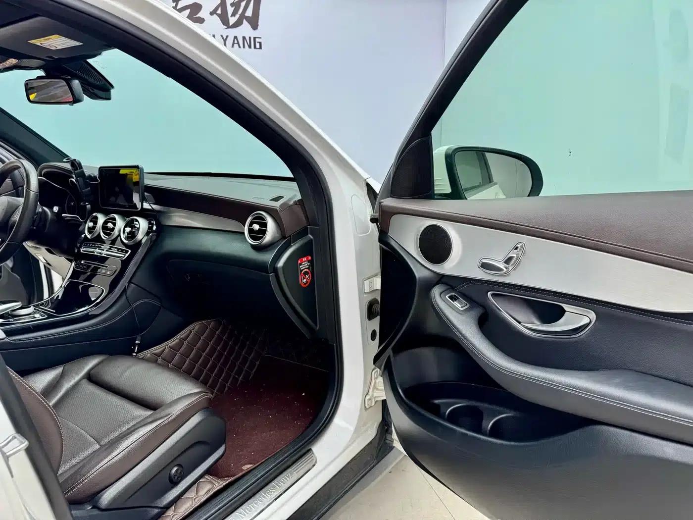 2018 Mercedes-Benz GLC 200 4MATIC — миниатюра 12