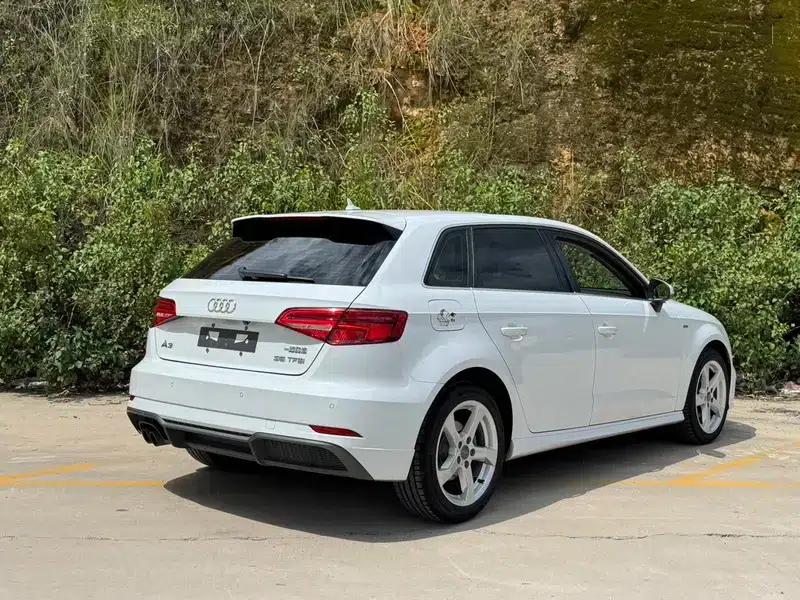 Audi A3 2018 30th Anniversary Edition Sportback 35 TFSI Fashion Model — миниатюра 6
