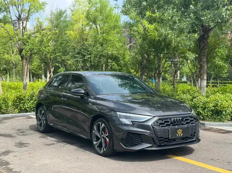 Audi A3 2022 Sportback 35 TFSI Luxury Sport — миниатюра 3