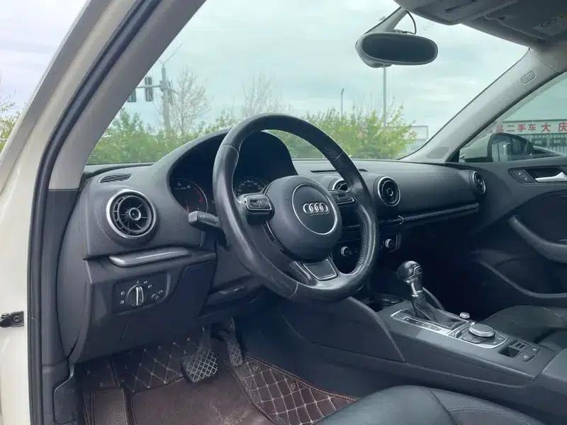 Audi A3 2014 Sportback 35 TFSI Automatic Comfort — миниатюра 12