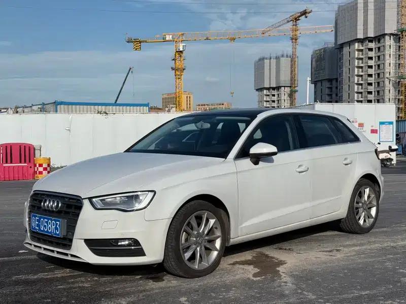Audi A3 2014 Sportback 35 TFSI Automatic Comfort — миниатюра 1