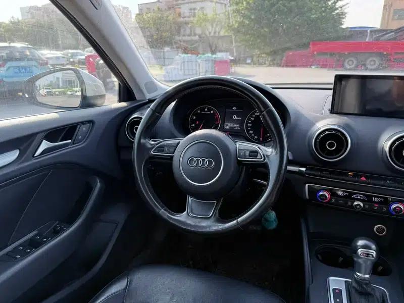 Audi A3 2014 Sportback 35 TFSI Automatic Comfort — миниатюра 12